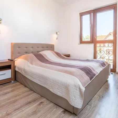 With A Balcony, Garden With Barbecue Apartman Krynica Morska