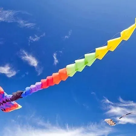 With A Balcony, Garden With Barbecue شقة *