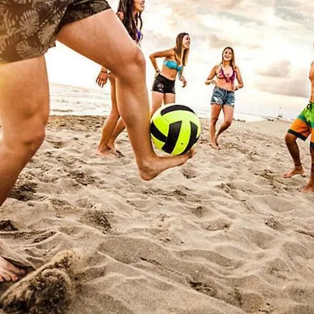 شقة With A Balcony, Garden With Barbecue