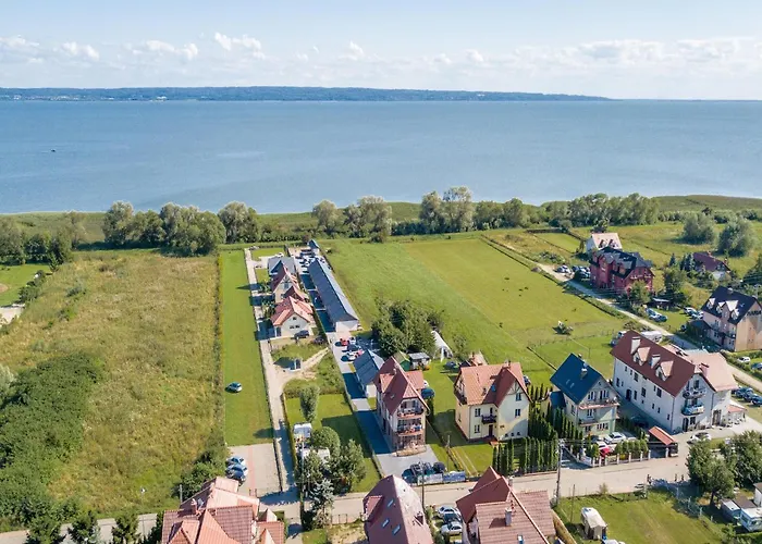 With A Balcony, Garden With Barbecue شقة *